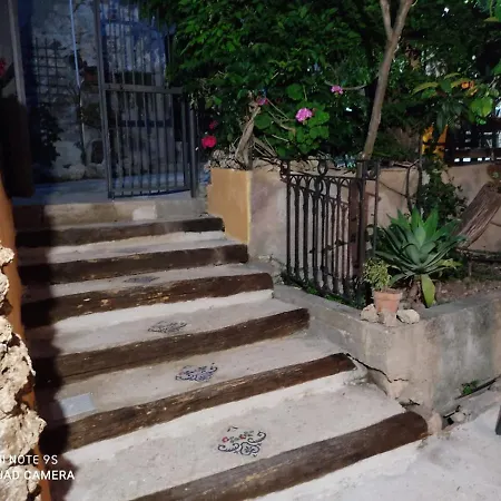 度假居 Fondaco Di Scillato (Sicily)